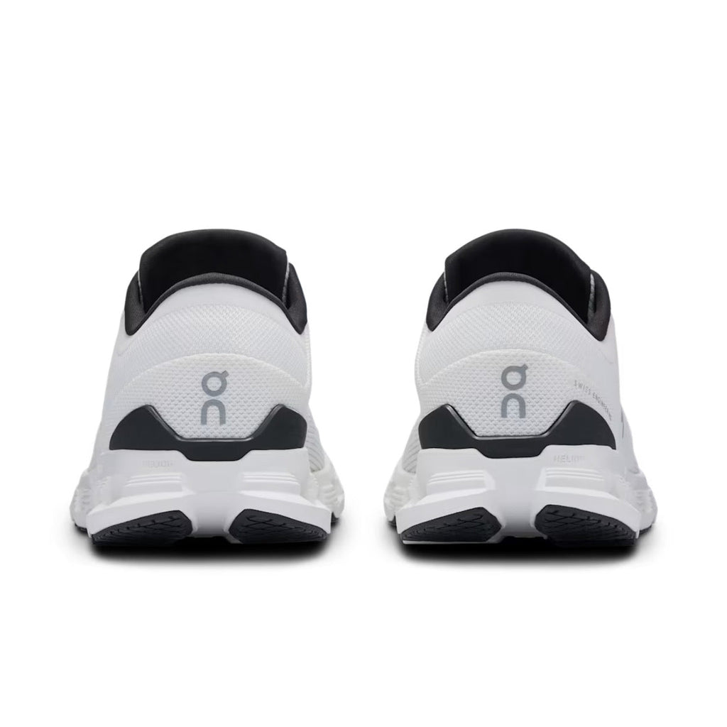 On Running Cloud X4 'Black Ivory'