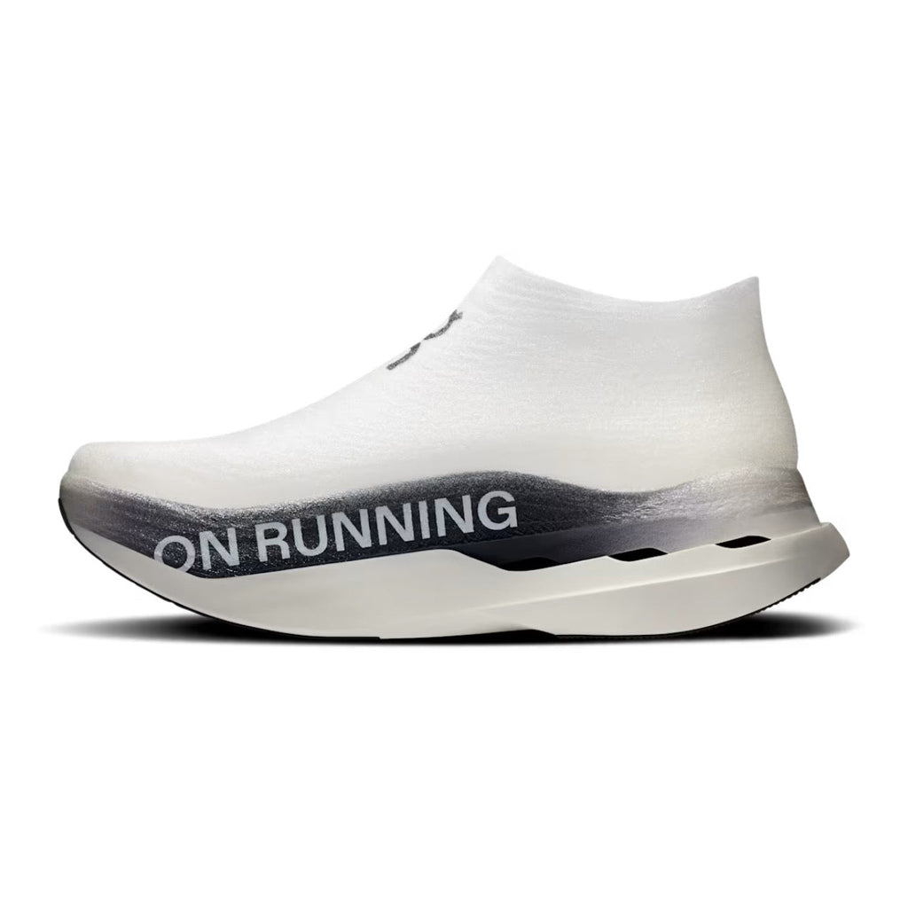 ON Cloudboom Strike LightSpray White | Black